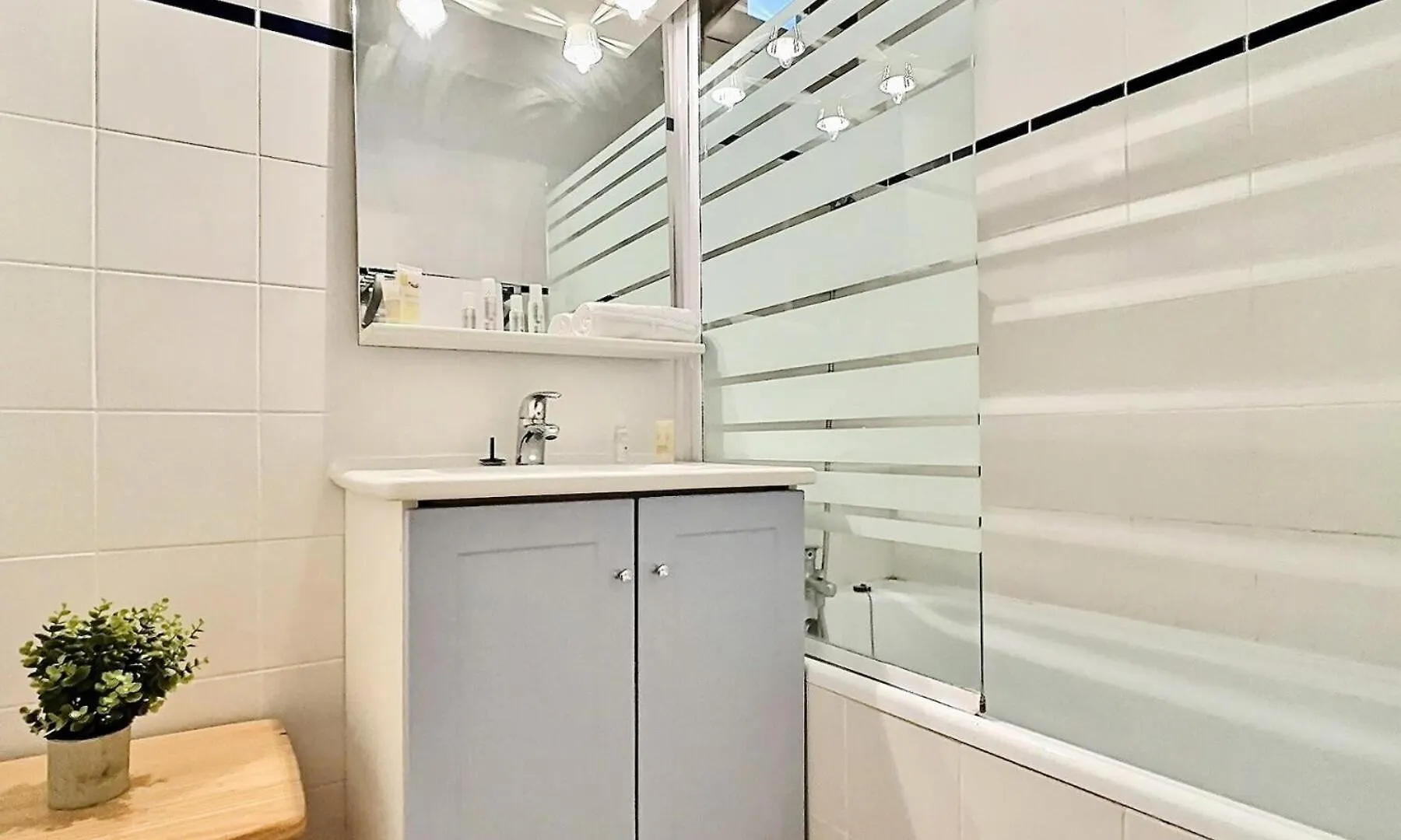 Apartment Residence Grand Tichot B - Appartement 2 Pieces 5 Personnes A Tignes Proche Des Pistes Et Des Commerces Dans Le Quartier Du Val Claret. Appartement Situe Mae-2055