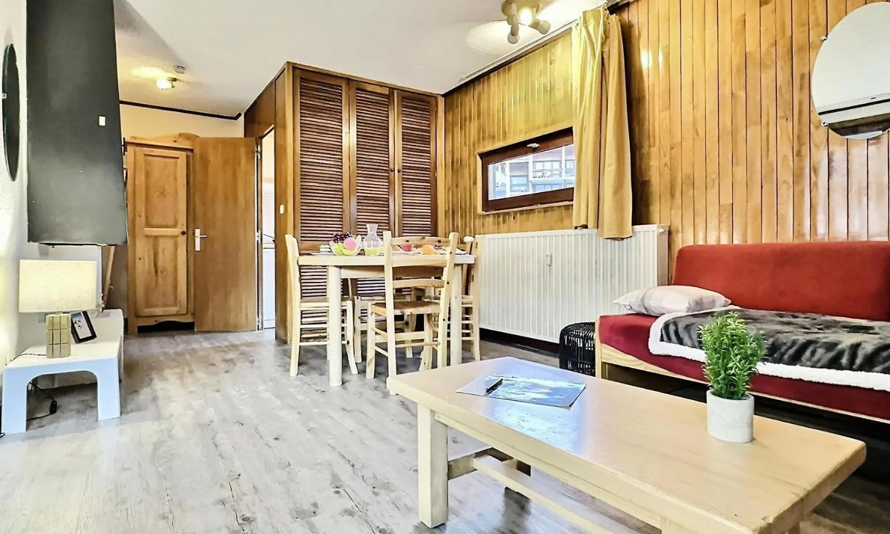 Residence Grand Tichot B - Appartement 2 Pieces 5 Personnes A Tignes Proche Des Pistes Et Des Commerces Dans Le Quartier Du Val Claret. Appartement Situe Mae-2055